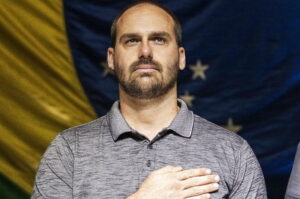 Eduardo Bolsonaro para embaixada dos EUA