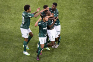 SÃO PAULO, SP, BRASIL - 02.08.2020 - Palmeiras e Ponte Preta no Allianz Parque. Patrick de Paula abre o placar no final do primeiro tempo