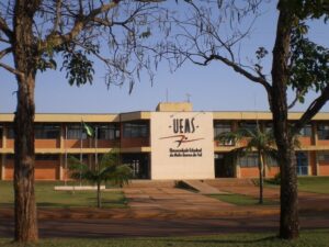 uems universidade faculdade