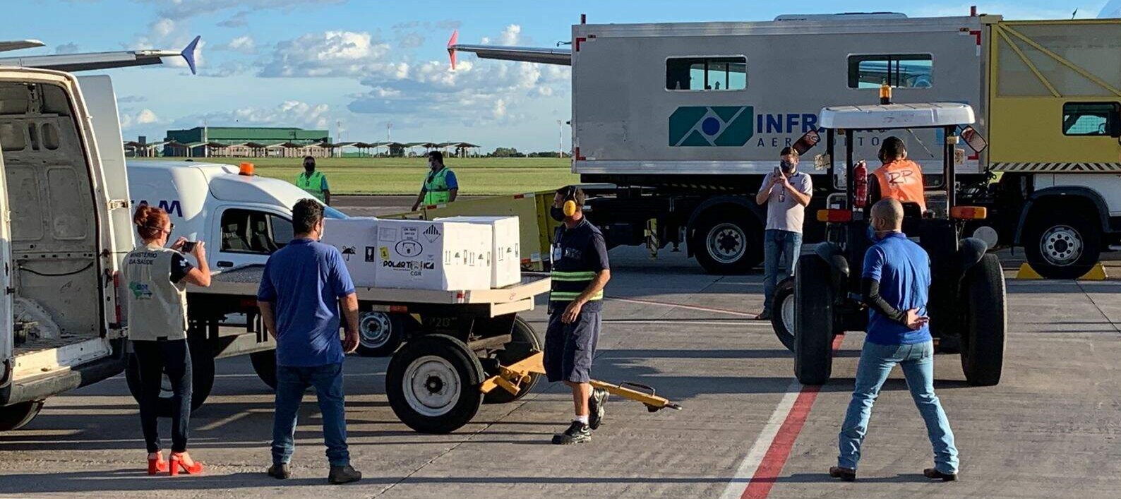 doses pediatricas vacina imunizantes infatis imunizacao vacinacao covid-19 aeroporto de campo grande remessa