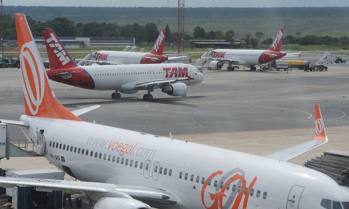 aeroporto brasilia brasil aviao aviacao civil passagem aerea viagem