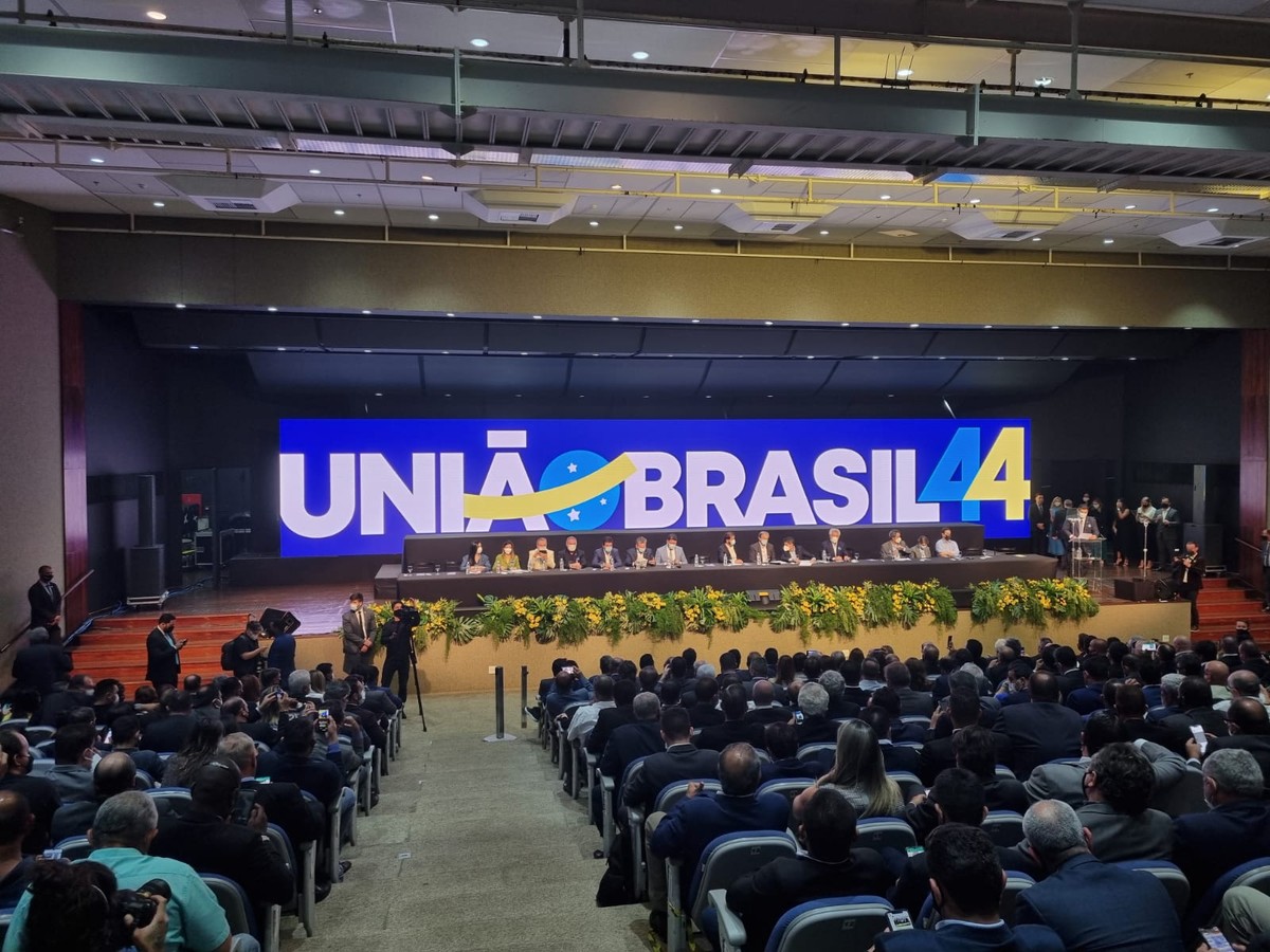 uniao brasil dem democratas psl partido social liberal fusao federacao