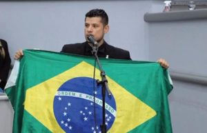 vereador tiago vargas psd mascara polemica sessao plenaria camara municipal campo grande ms veto prefeitura prefeito marquinhos trad