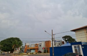 céu nublado clima chuvas