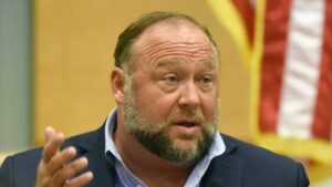 Alex Jones condenado por fake news