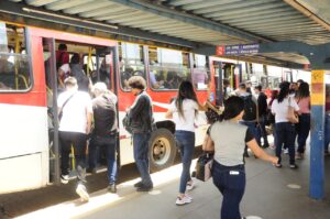 Consórcio terminal ônibus pessoas tarifa passe