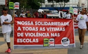 violencia escola protesto