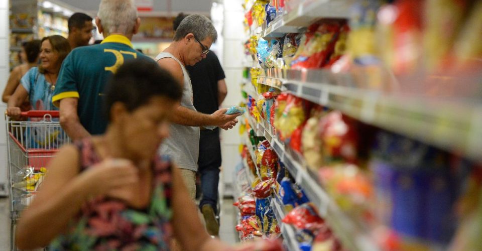 supermercado compra alimento cesta basica