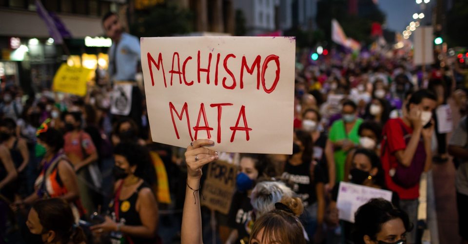 Manifestação na avenida Paulista, em apoio ao dia das Mulheres. Foto: Bruno Santos / Folhapress