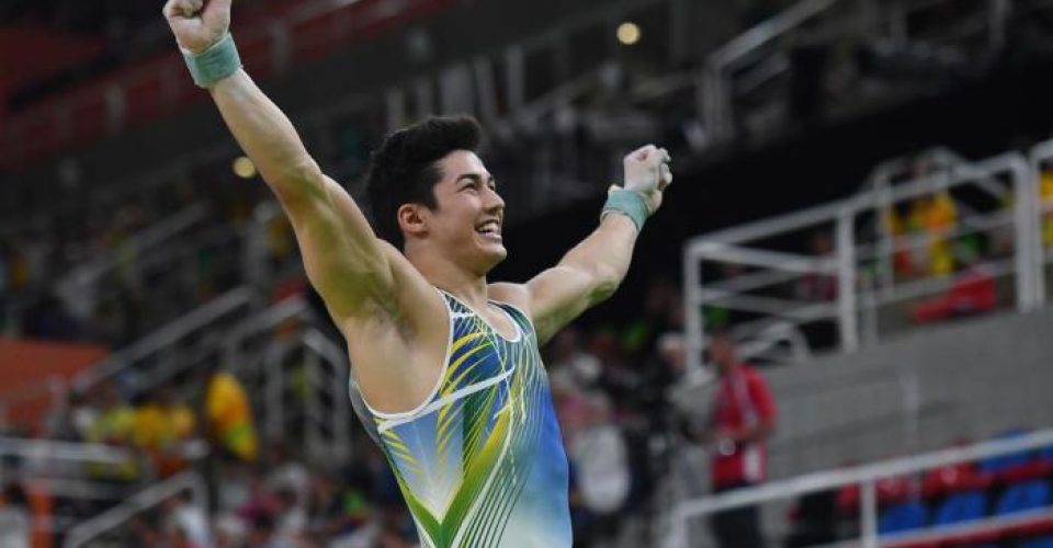 Foto: O atleta Arthur Nory é uma das apostas para vaga olimpica/ Ben STANSALL / AFP