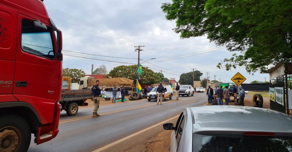 MS já tem oito rodovias bloqueadas em ato pró-Bolsonaro