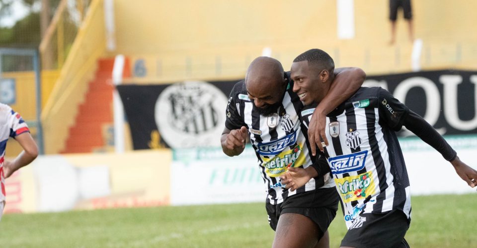 Fernandinho comemorando a virada. Fotos: @eduardofotosms