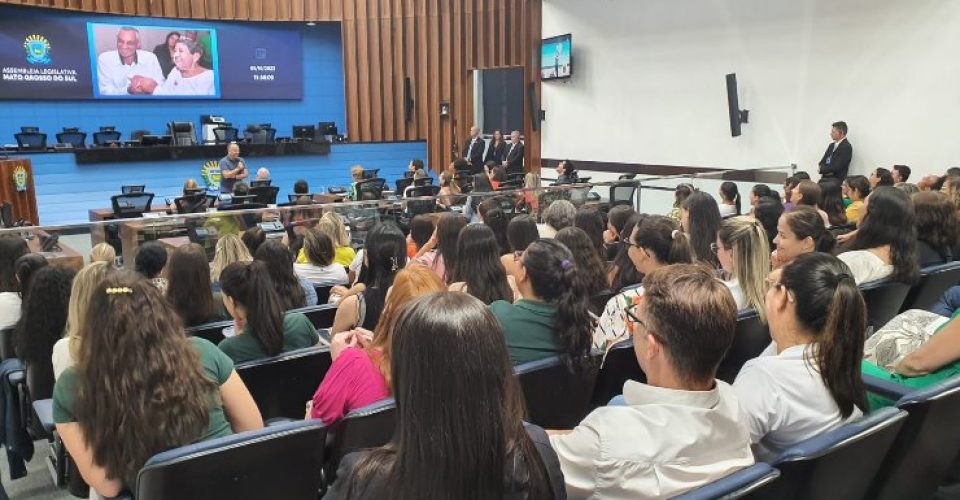 Com plenário lotado, Assembleia Legislativa realizou, na tarde desta quinta-feira, o primeiro dia do "Simpósio Cuidados Paliativos de Mato Grosso Do Sul”.|Foto: Wagner Guimarães/ALEMS