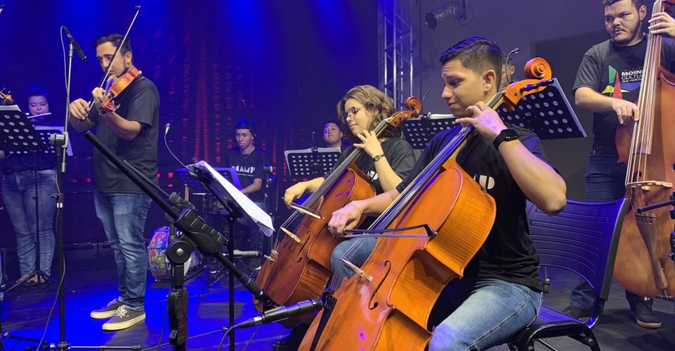 Valério Reis
Talento,estudo
e determinação
fizeram com que o
jovem corumbaense
conquistasse o
concorrido intercâmbio
no Rio de Janeiro (Foto: Arquivo Pessoal)