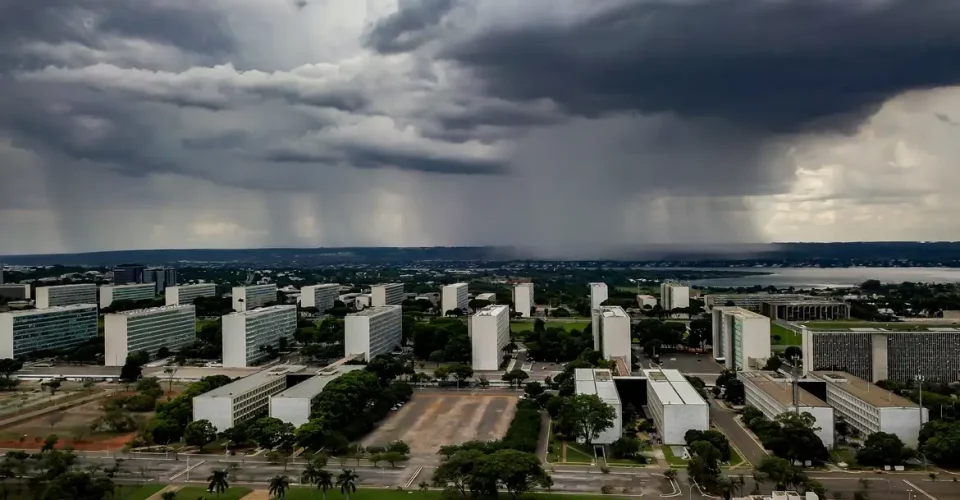 Recursos foram autorizados, mas ficaram empoçados nos ministérios - Foto: Rafa Neddermeyer