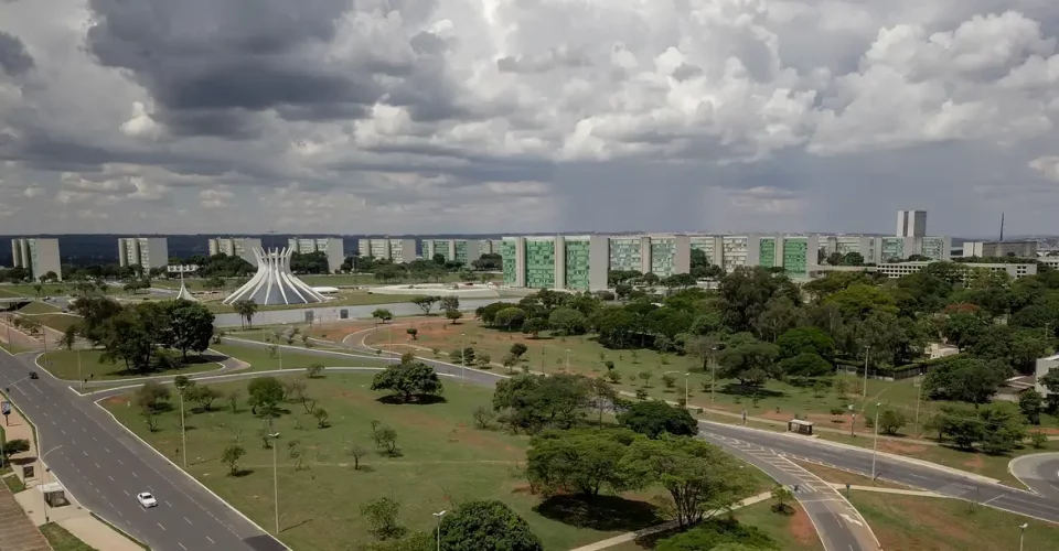 Salário é R$ 8.336,82 e jornada de 40 horas semanais. - Foto: Rafa Neddermeyer/Agência Brasil