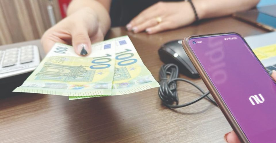 Clientes podem se inscrever diretamente pelo aplicativo Nubank - Foto: Marcos Maluf