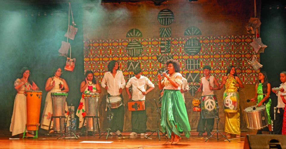 O encerramento acontece no dia 7 de novembro, na Concha Acústica da UFMS, com o Sarau “África na Concha” - Foto: Foto: Roberto Kelsson/divulgação