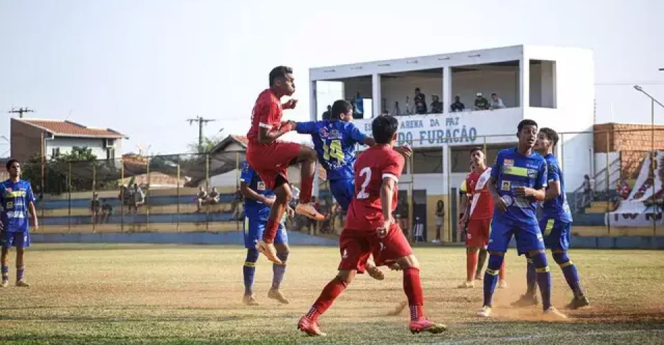 Comercial e Dourados no Estádio Olho do Furacão (Foto: @soanovfotografias)