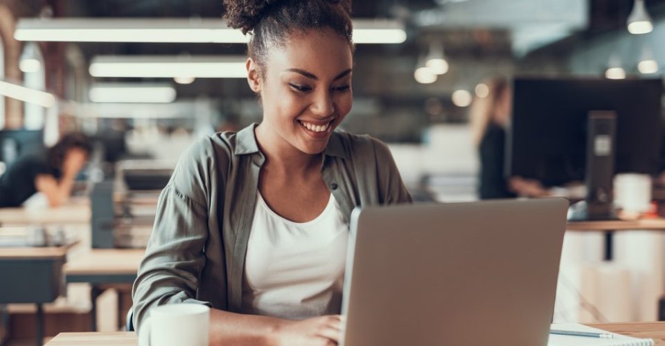 Microsoft oferece curso de Tecnologia para mulheres negras