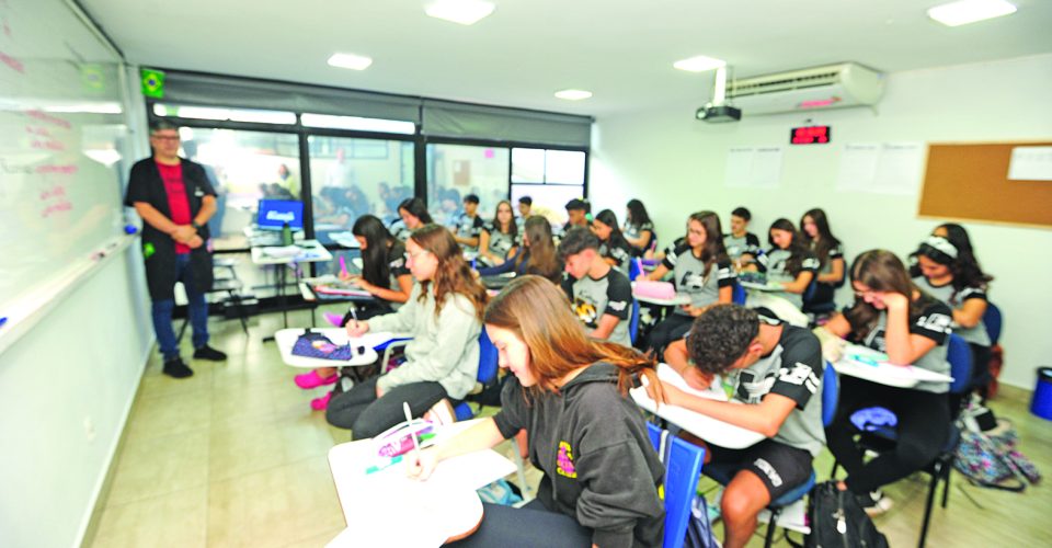 RESTRIÇÃO USO DE CELULAR EM SALA DE AULA-NILSON FIGUEIREDO (10)