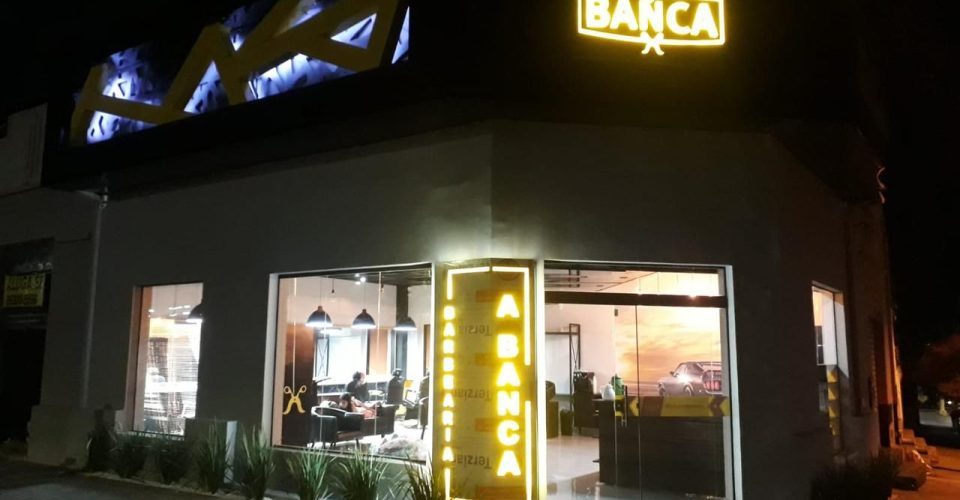 a banca cabelereiro barbearia