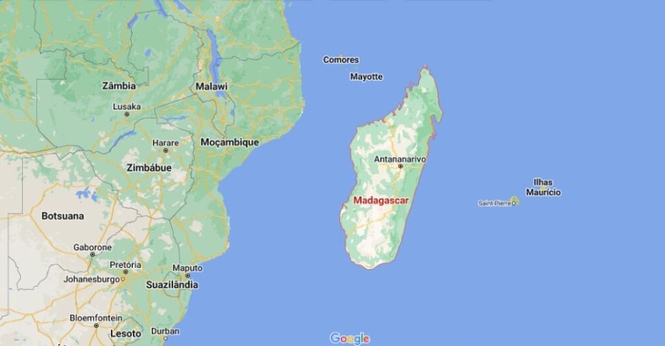 Mapa Madagascar criança albina