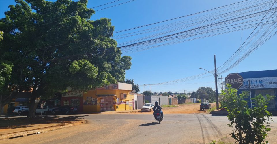 Foto: Cruzamento é referência em acidentes no bairro Aero Rancho/João Gabriel Vilalba