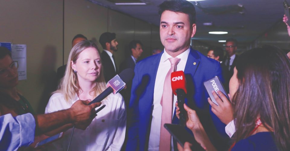 Foto: Debate sobre o texto da
proposição a ser apresentado
pelo grupo. Dep. Dani Cunha
(União-RJ). Dep. Rubens
Pereira Júnior (PT-MA)/Vinicius Loures/Câmara dos Deputados