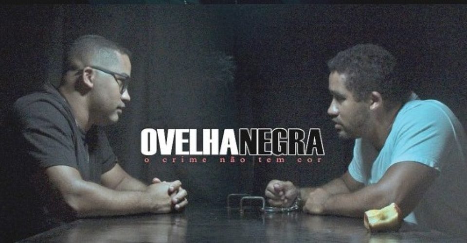 Foto: O curta ‘Ovelha Negra’ é
uma ficção que narra a
história de dois irmãos
negros e gêmeos que estão
de lados opostos da Justiça/Reprodução