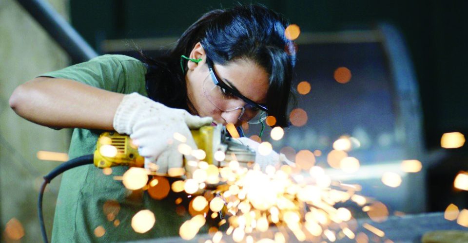 Mulher trabalhadora
da construção civil em
Mato Grosso do Sul (Foto: Divulgação/Fecomércio )