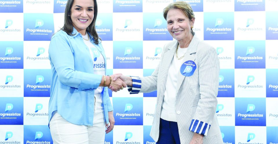 Foto: Prefeita Adriane Lopes
ao lado da senadora
Tereza Cristina, em
campanha para novas
mulheres no partido/Divulgação