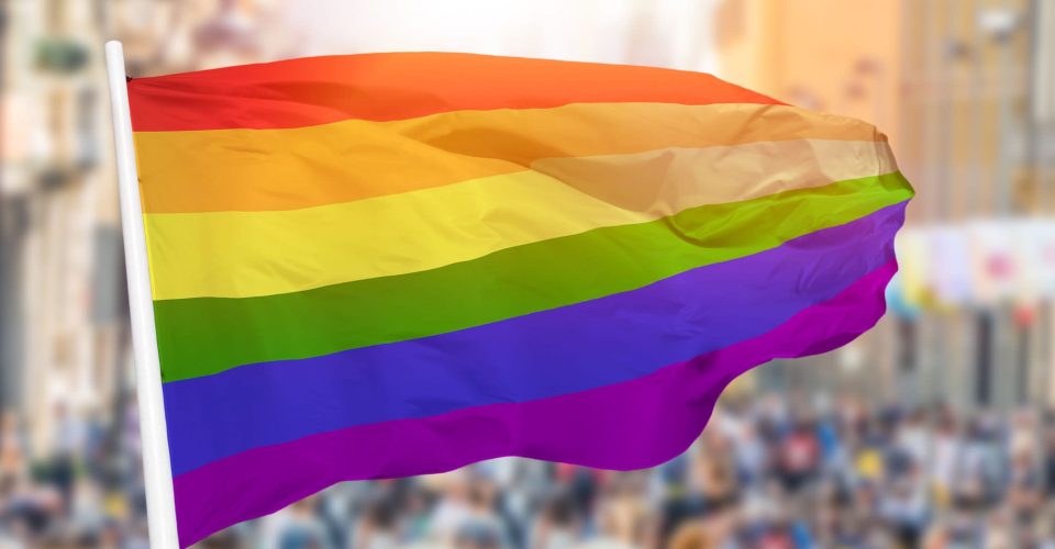 bandeira lgbt+_shutterstock_1707222862