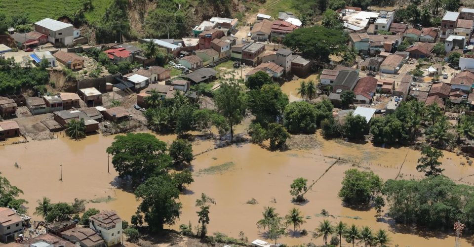 (Porto Seguro - BA, 12/12/2021) Presidente Bolsonaro sobrevoa áreas atingidas por enchentes no Estado da Bahia.