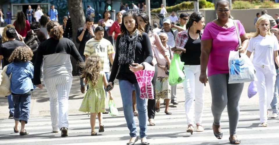 mulheres rua centro comercio pessoas povo populaçao economia popular