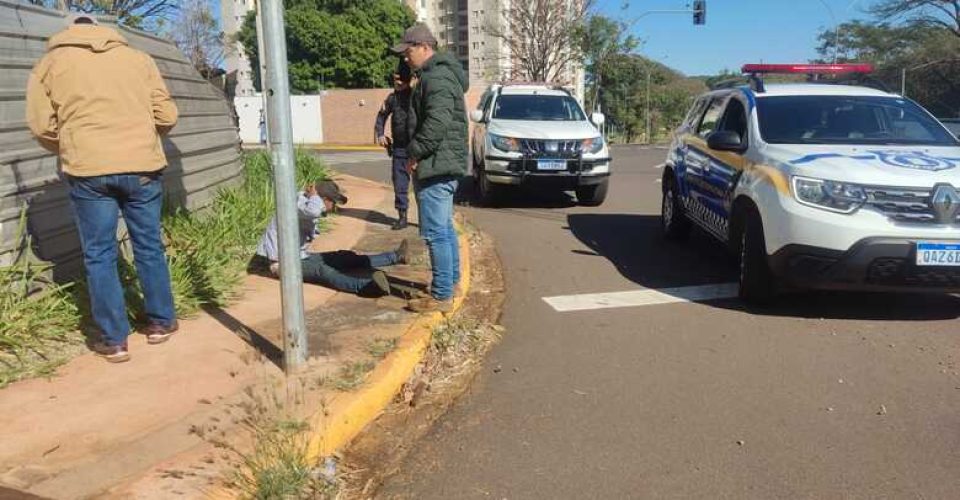 Suspeito foi preso transitando Avenida Rachid Neder - Foto: Divulgação/GCM